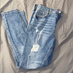 Aeropostale “cheeky jegging” skinny jeans